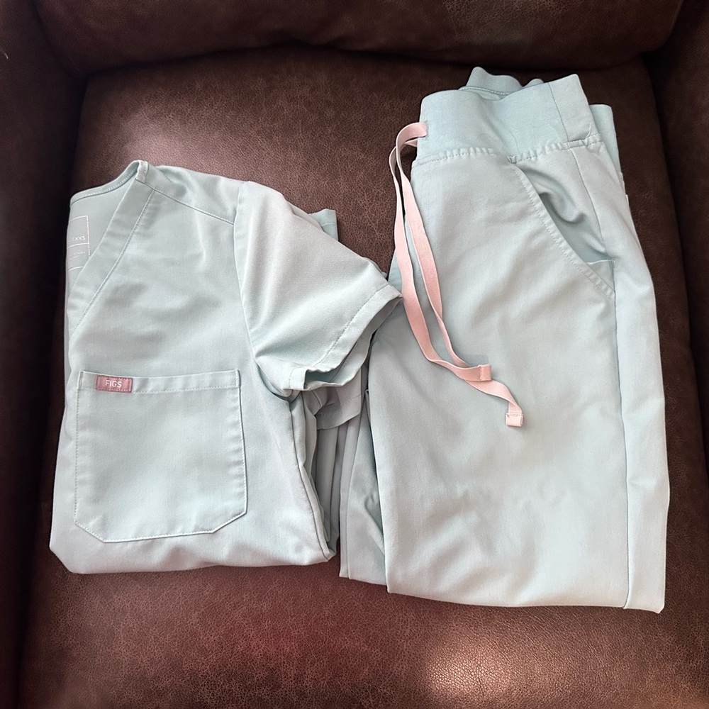 Figs scrubs